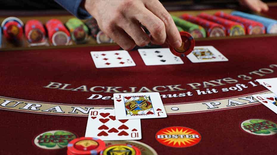 how to play live blackjack